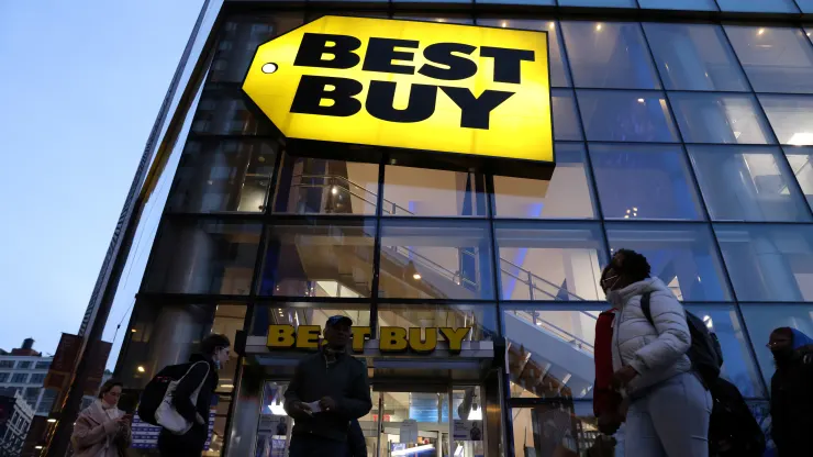 Best Buy Shares Surge Following Strong Earnings and Updated Profit Forecast