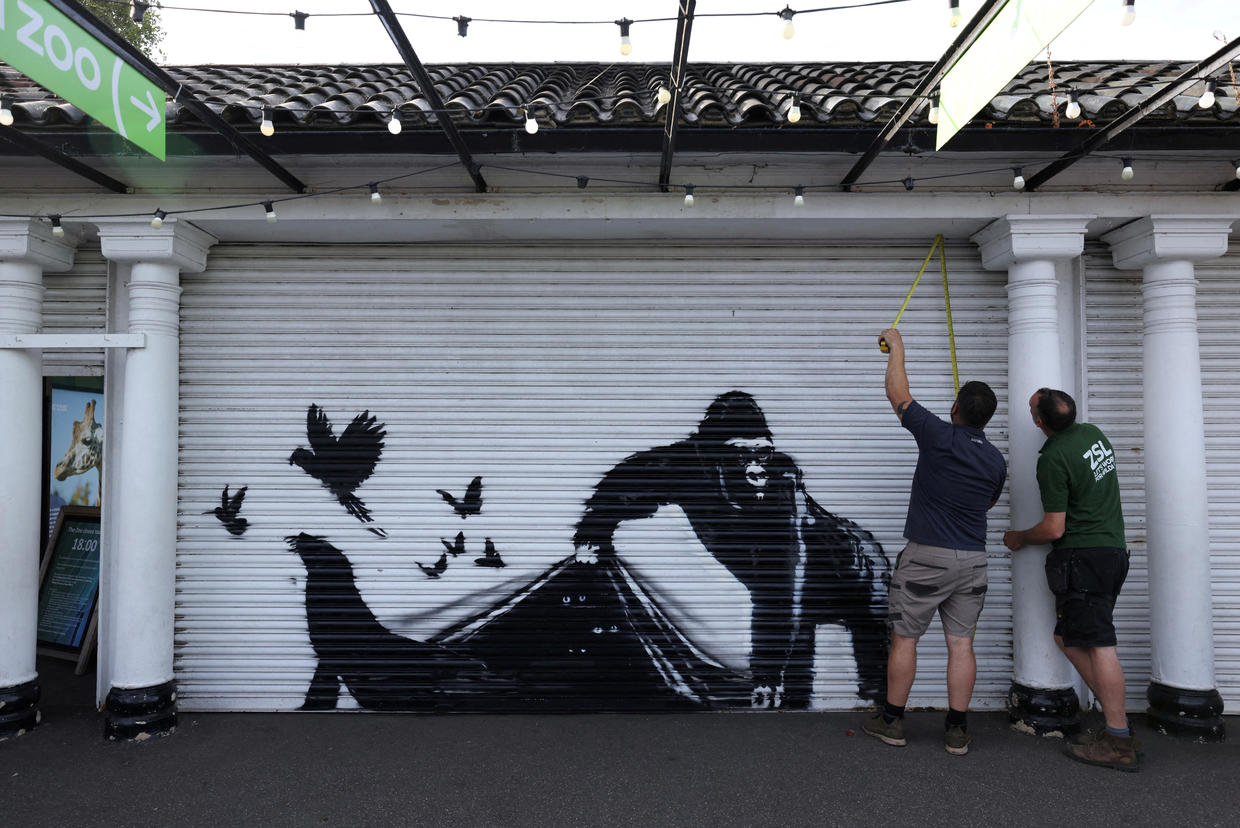 Banksy’s “Zoo Escape” Becomes the Latest Addition to London’s Animal-Themed Art Spree