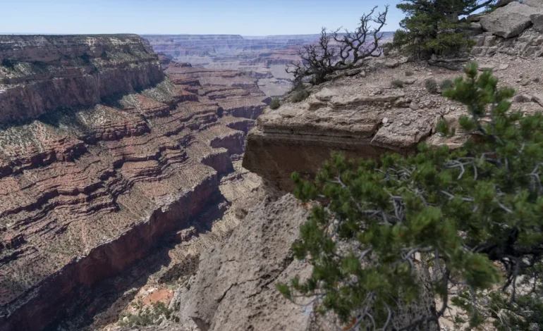 Grand Canyon Water Pipeline Failure Halts Overnight Stays Amid Busy Labor Day Weekend 