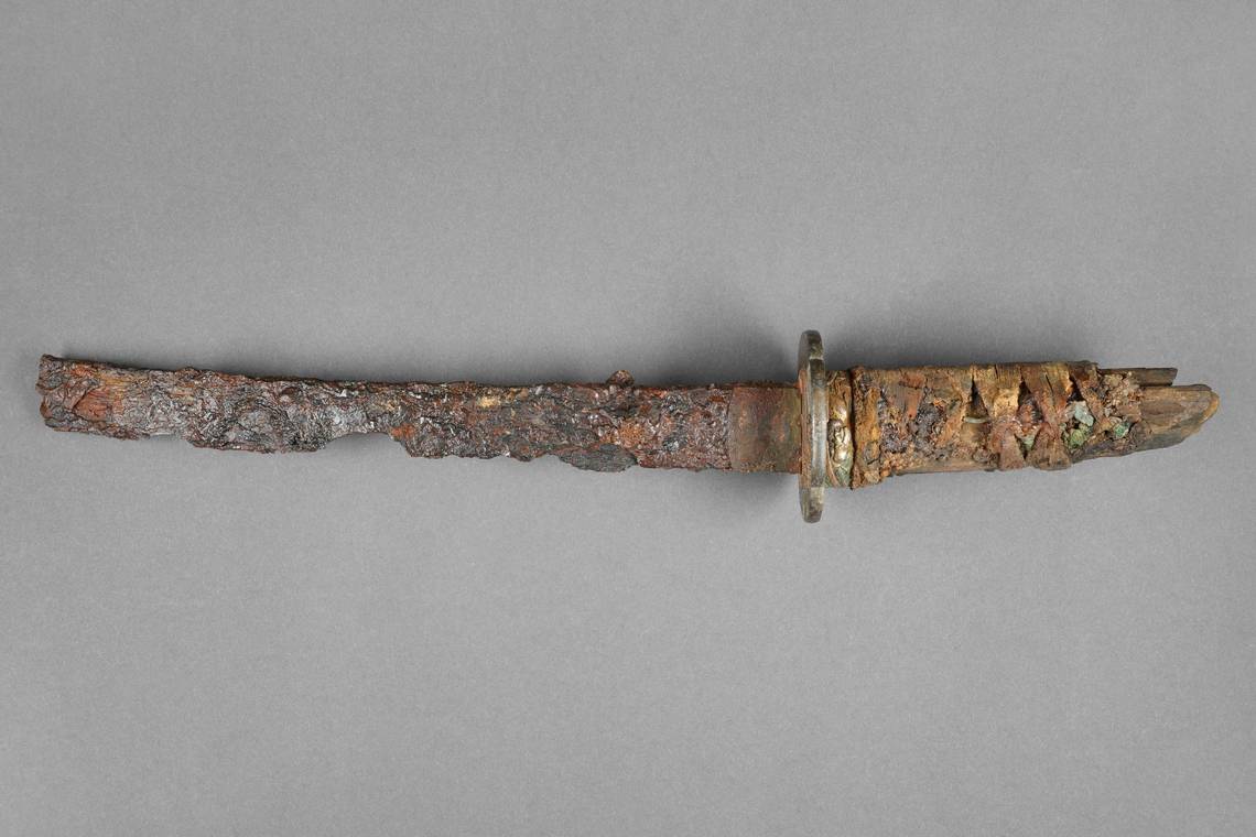 Archaeologists Unearth Edo Period Japanese Sword in Central Berlin