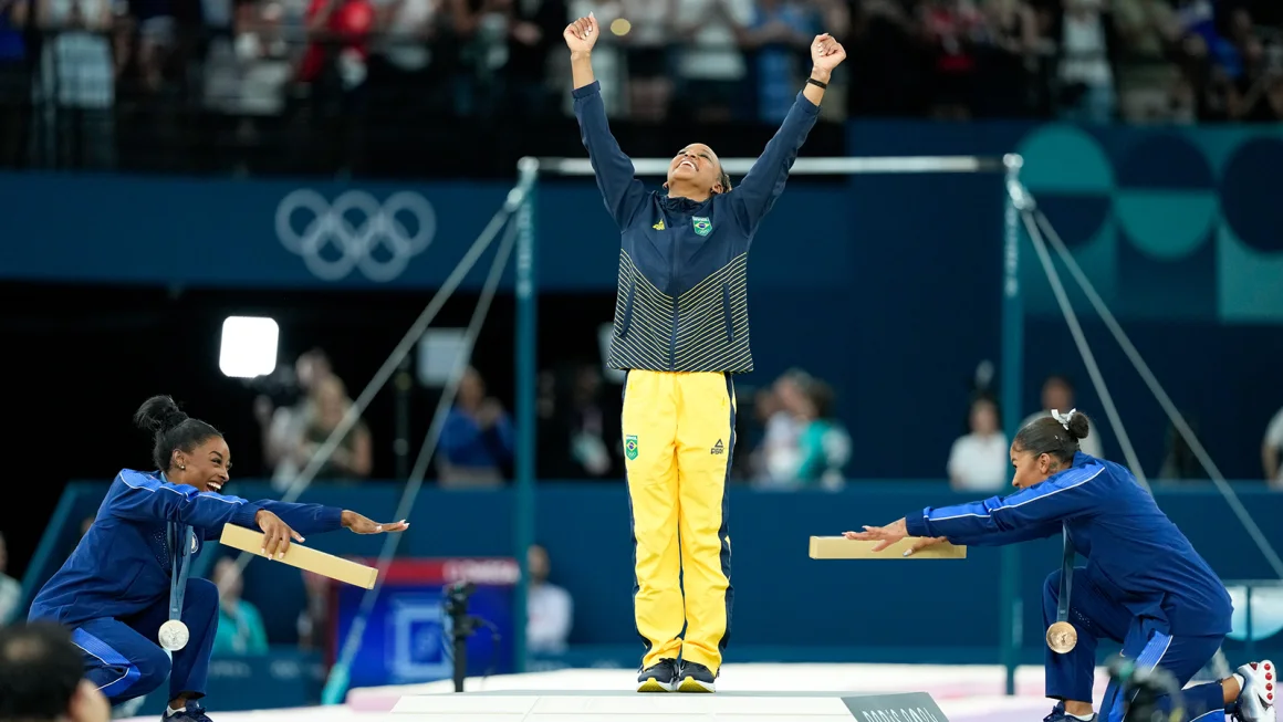 American Gymnasts’ Bow to Brazilian Champion Wins Praise at Paris Olympics, Becomes Iconic