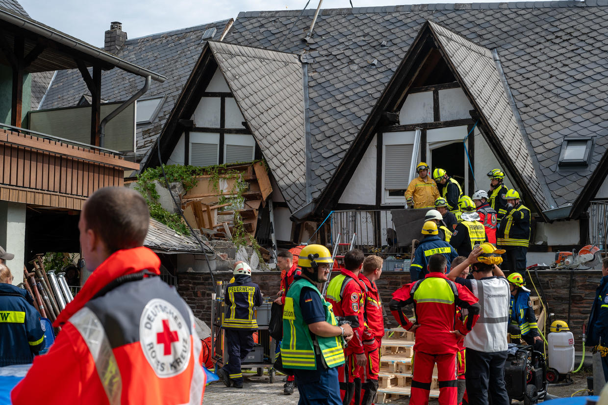 Hotel Collapse in Germany Kills at Least 2, Trapping Others