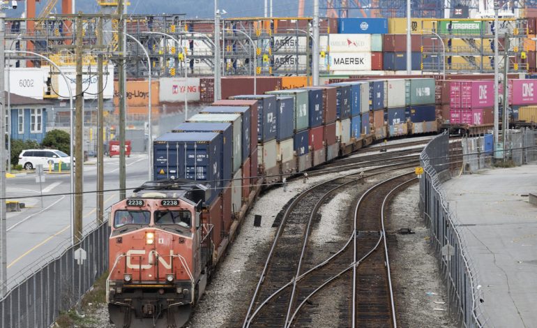 Canada Moves to Avert Freight Train Crisis as Contract Dispute Heads to Arbitration