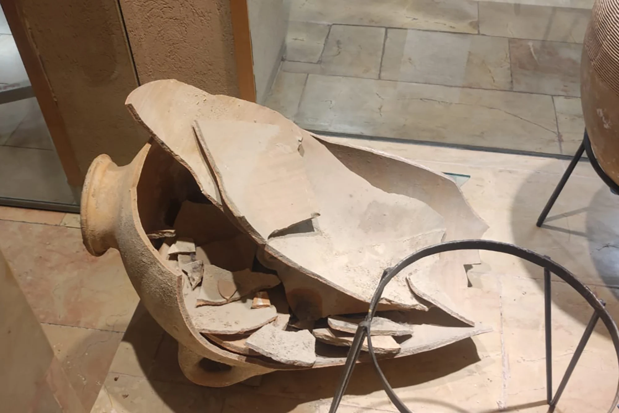 Little Boy Accidentally Breaks 3,500-Year-Old Bronze Age Jar at Israeli Museum