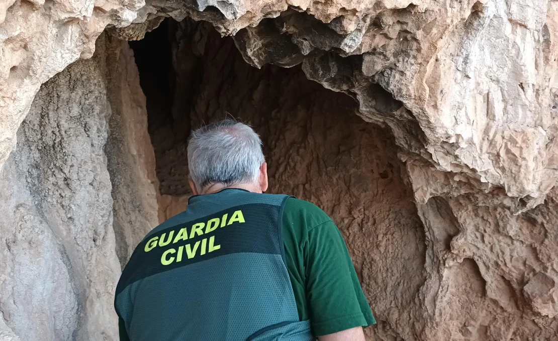 Man Under Probe in Spain for Damaging Ancient Cave Paintings for Better Photo