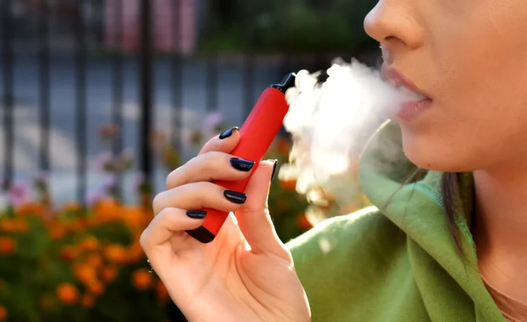 Study Links Vaping to Mental Health Issues Among Australian Teenagers