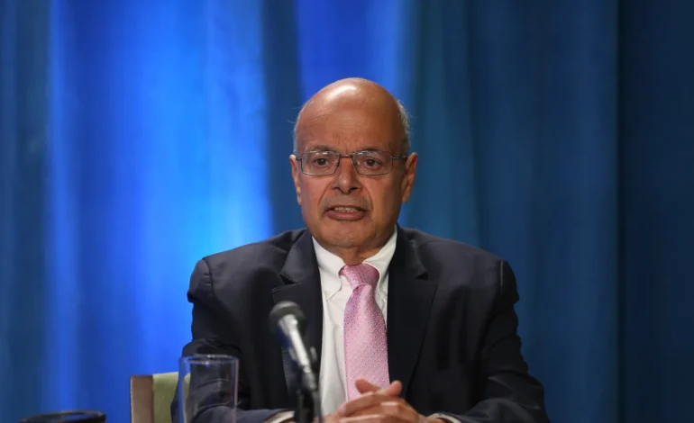 Ajit Jain Reduces Berkshire Stake by Over 50%