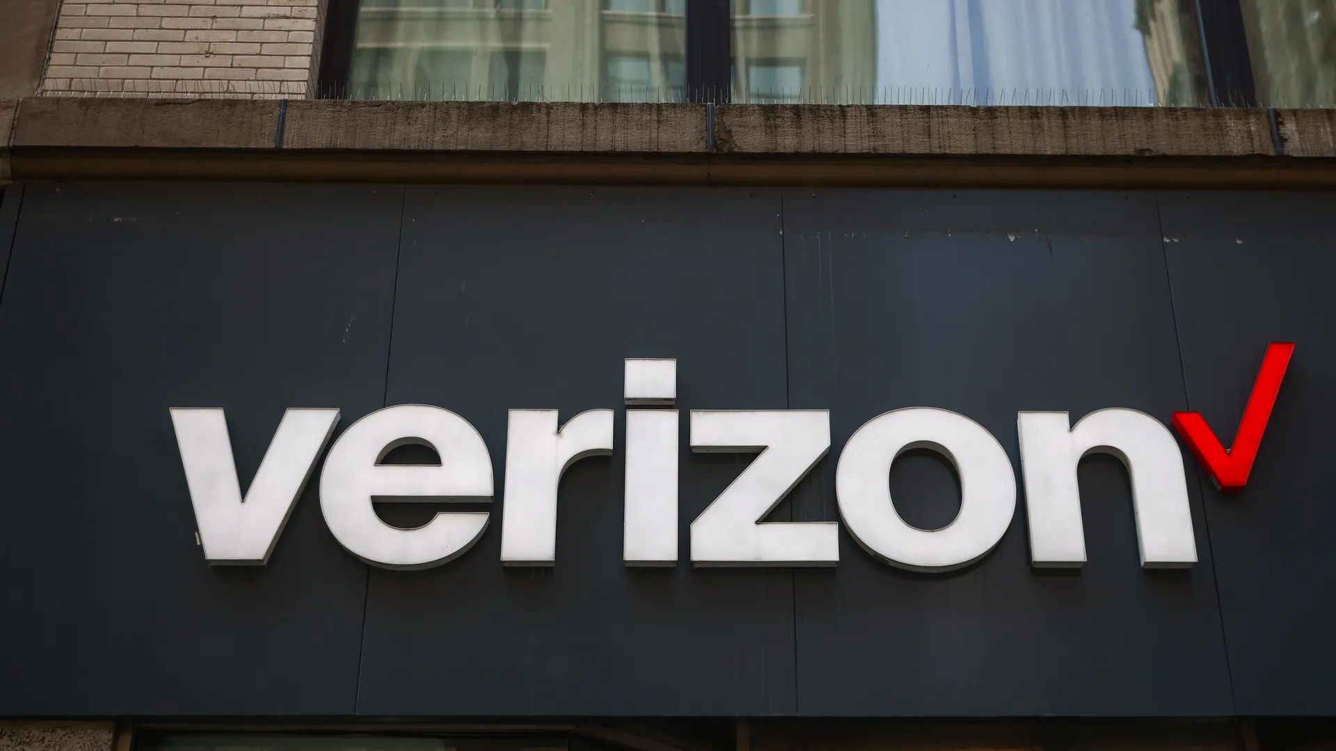 Verizon to Acquire Frontier Communications in $20 Billion Fiber Network Expansion