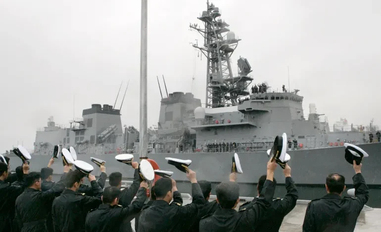 Japan Sends Destroyer Through Taiwan Strait for First Time Amid Rising Chinese Military Activity