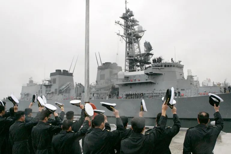 Japan Sends Destroyer Through Taiwan Strait for First Time Amid Rising Chinese Military Activity