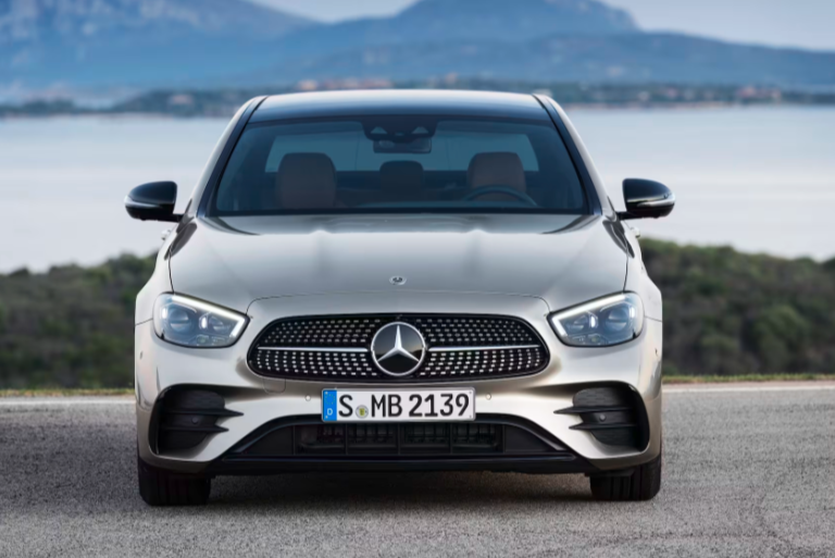 Mercedes-Benz and BMW Issue Profit Warnings Amid Slump in Chinese Market