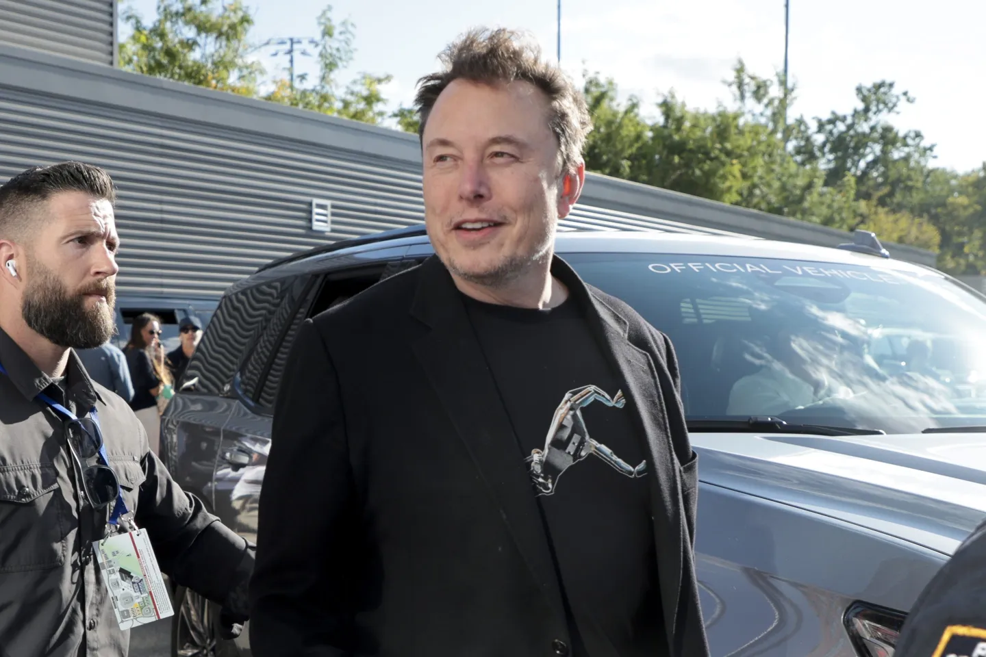 Tesla Stock Rises Ahead of Key Q3 Earnings and Anticipated Robotaxi Day