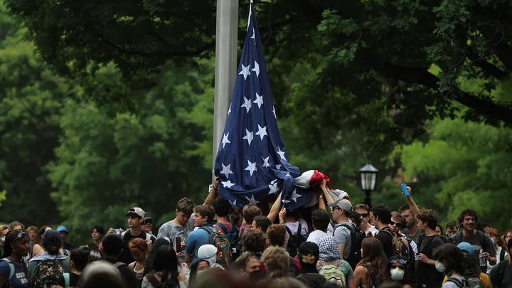 UNC Chapel Hill Fraternity Members to Celebrate with Concert After Defending American Flag