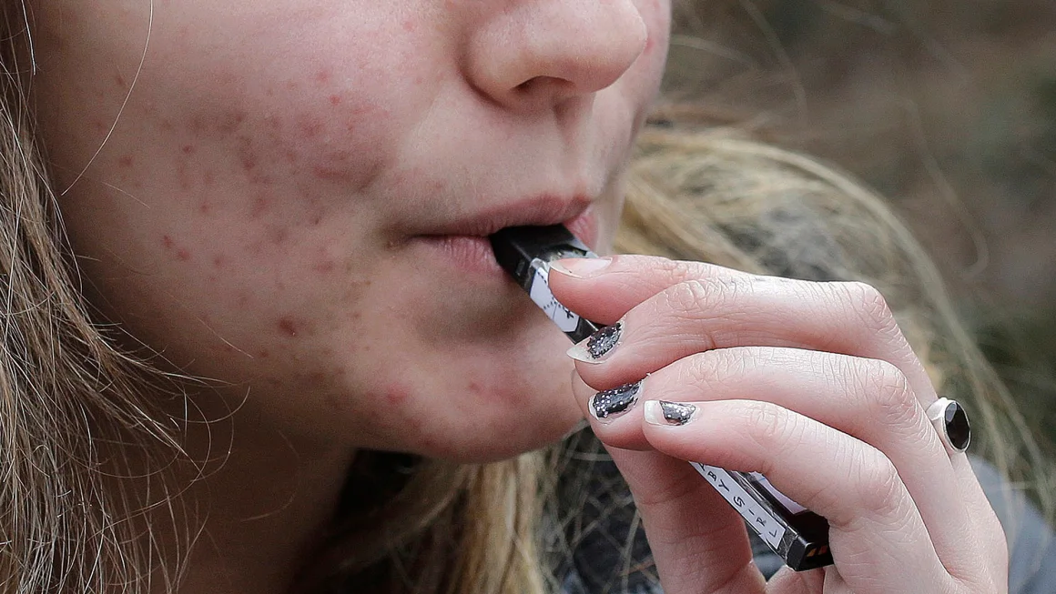 US High School E-Cigarette Use Falls to Lowest Level in a Decade, CDC Reports