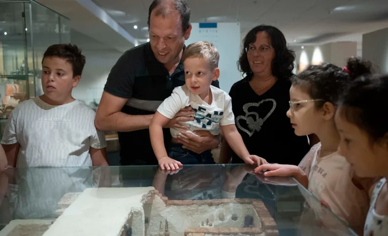 4-Year-Old Breaks Ancient Jar at Israeli Museum, Family Returns for Forgiveness and Learning