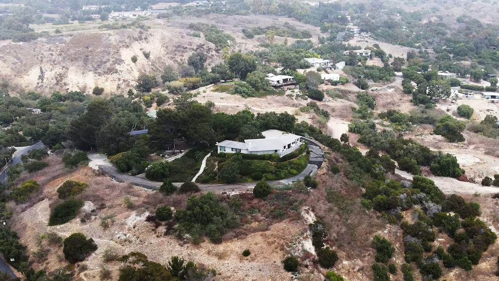 Rancho Palos Verdes Residents Express Frustration and Seek Assistance Amid Landslide Crisis