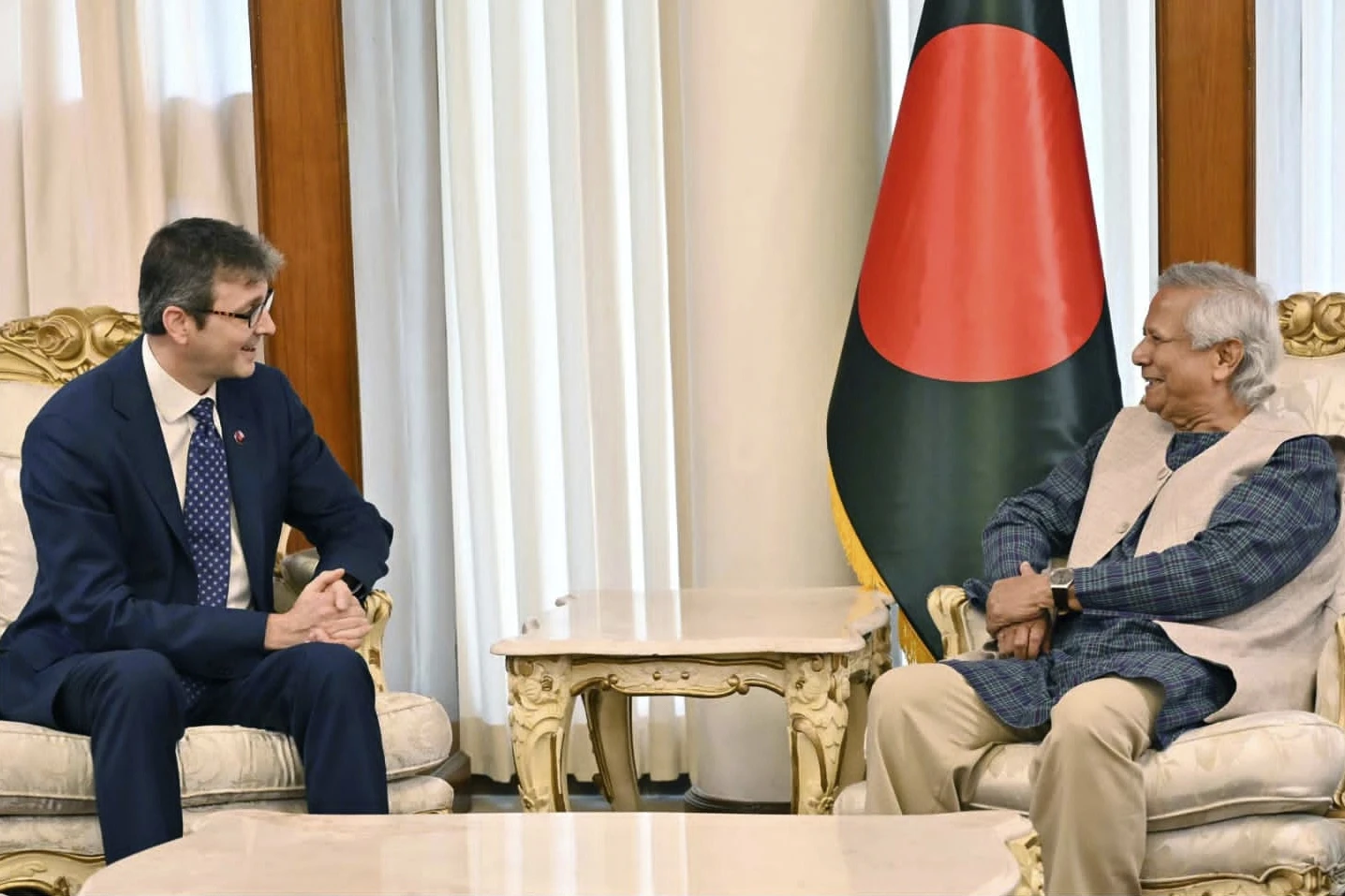 US Delegation Assures Bangladesh of Support Amidst Political Turmoil