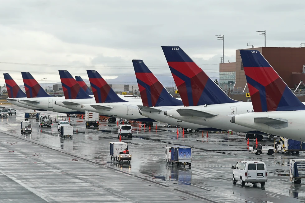 FAA Investigating Delta Flight After Passengers Report Bleeding Ears and Noses