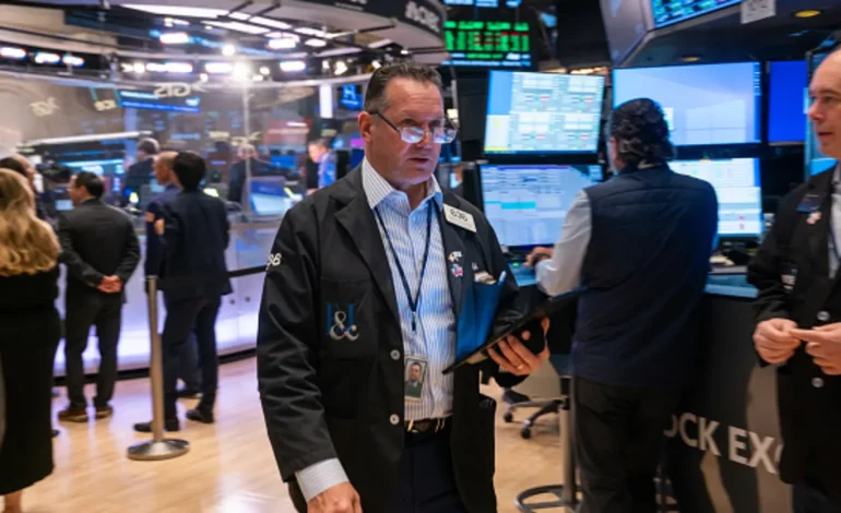 US Stock Futures Increase Ahead of Key Economic Data Releases