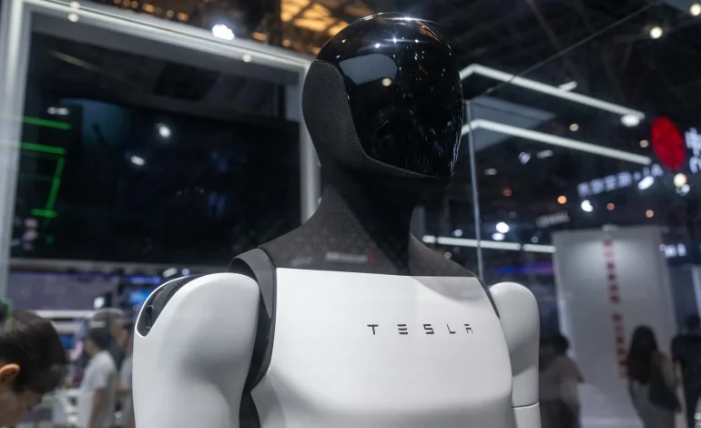 Tesla’s Optimus Robot Faces Setback After Needing Human Help at AI Event