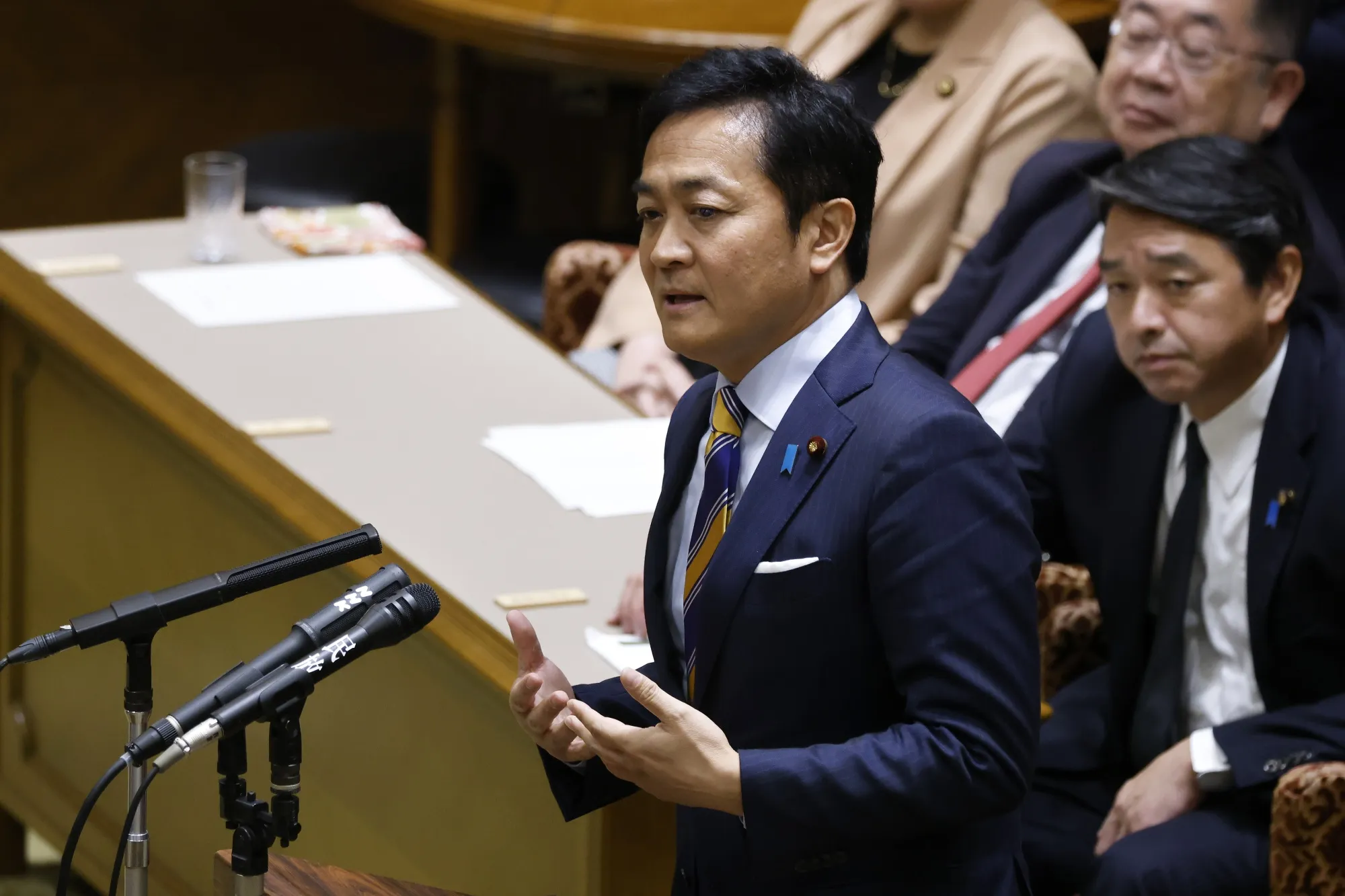 Japan’s Ishiba May Offer Tax Break to Secure Power After Election Setback