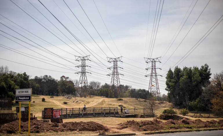 South Africa’s Power Grid Strained as Clean Energy Projects Face Transmission Bottleneck