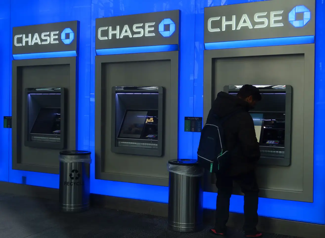 JPMorgan Chase Takes Legal Action After Social Media “Infinite Money Hack” Sparks Fraud Wave