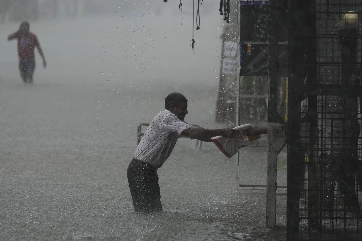 Sri Lanka Flooded: Schools Closed in Colombo, Thousands Displaced