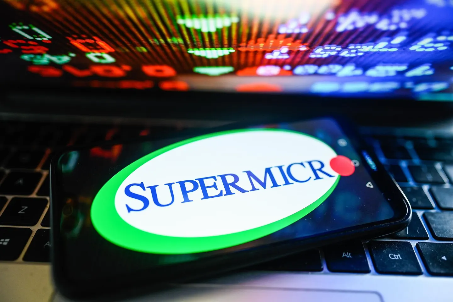 Super Micro Computer Prepares for Strong Q1 Earnings Amid Investor Concerns