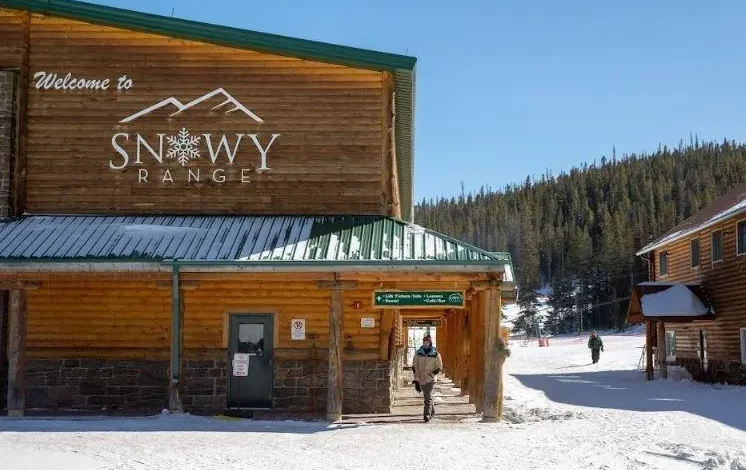 Wyoming’s Budget-Friendly Ski Resorts Attract Powder Enthusiasts