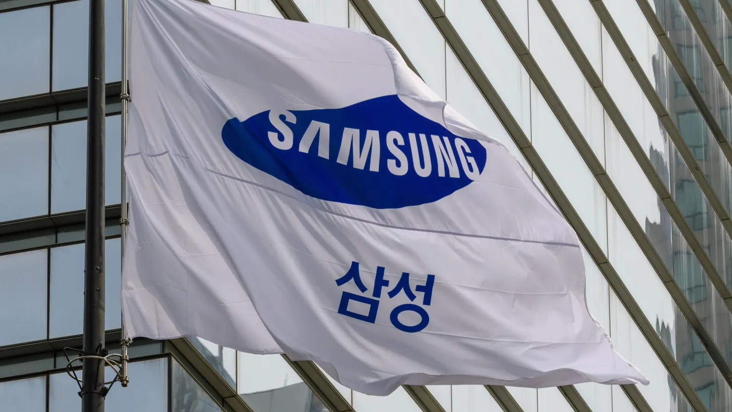 Samsung Shares Surge on Surprise $7.2 Billion Buyback Plan