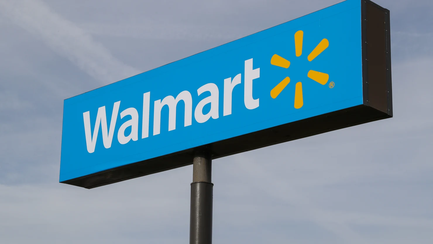 Walmart to Report Earnings Ahead of Crucial Holiday Shopping Season: What to Expect