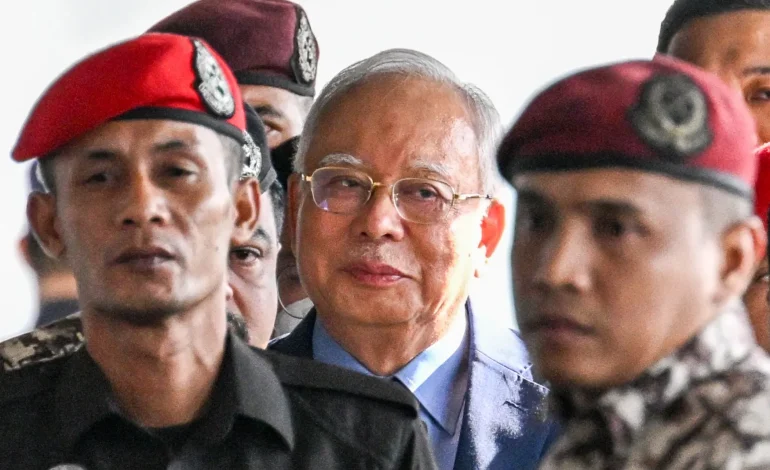 Malaysian Court Drops One 1MDB Charge Against Ex-PM Najib Razak