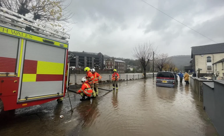 Storm Bert Wreaks Havoc Across UK: Widespread Flooding, Transport Chaos