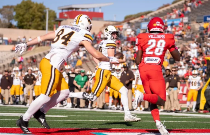 Wyoming’s Kaden Anderson Wins Manning Award Quarterback of the Week