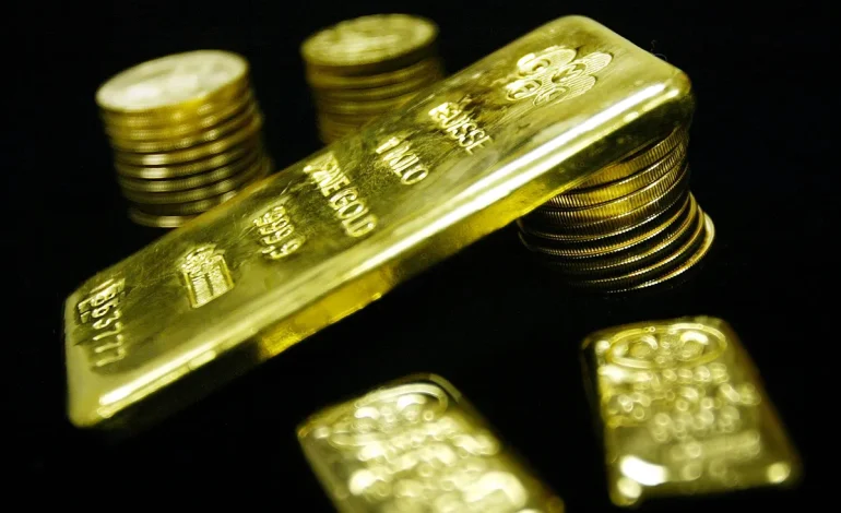 Gold Faces Challenges from Trump, China, and a Strengthening Dollar