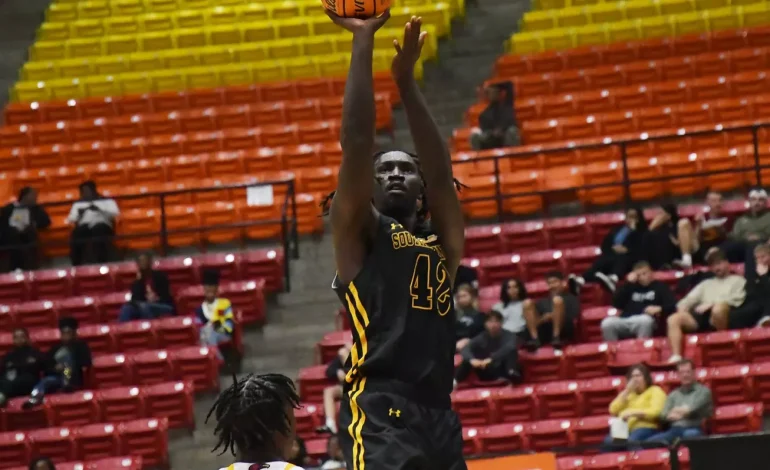 Wyoming Cowboys Host Southeastern Louisiana in Cancun Challenge Opener