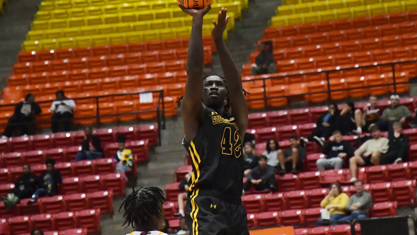 Wyoming Cowboys Host Southeastern Louisiana in Cancun Challenge Opener