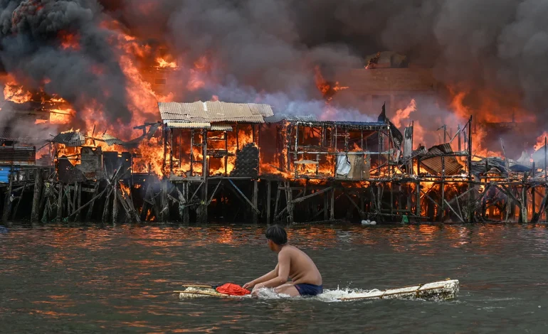 Massive Fire Devastates Manila Shanty Town, Leaving Thousands Homeless