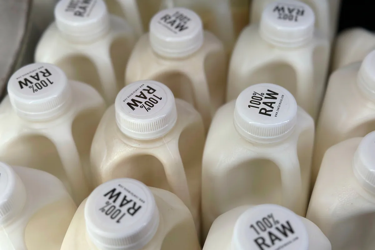 Bird Flu Detected in Raw Milk at California Store Raises Health Concerns