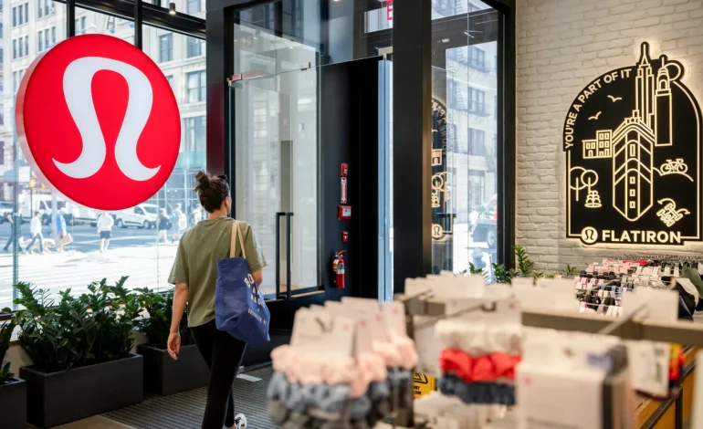 Lululemon Shares Rise as International Growth Offsets Slowing US Sales