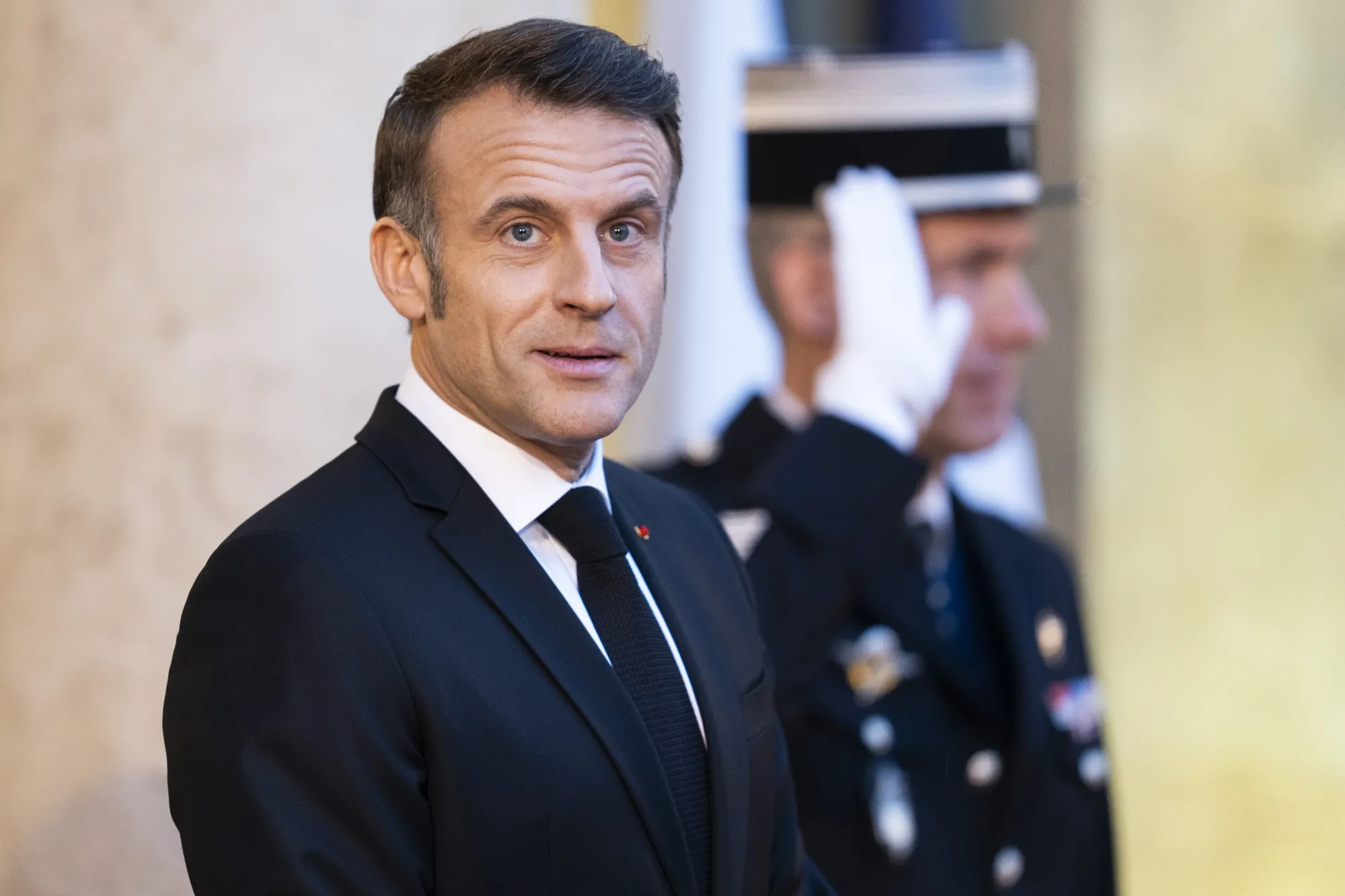 France’s Macron Seeks Broad Coalition to Resolve Government Crisis