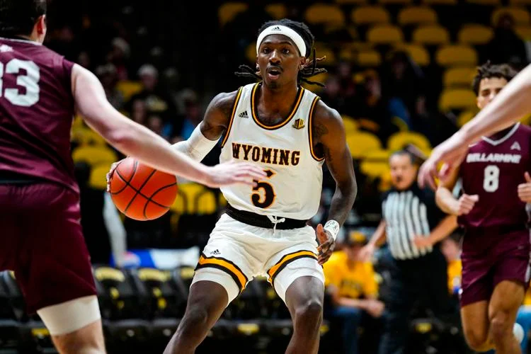 Wyoming Cowboys Defeat Bellarmine 92-55 in Dominant Performance