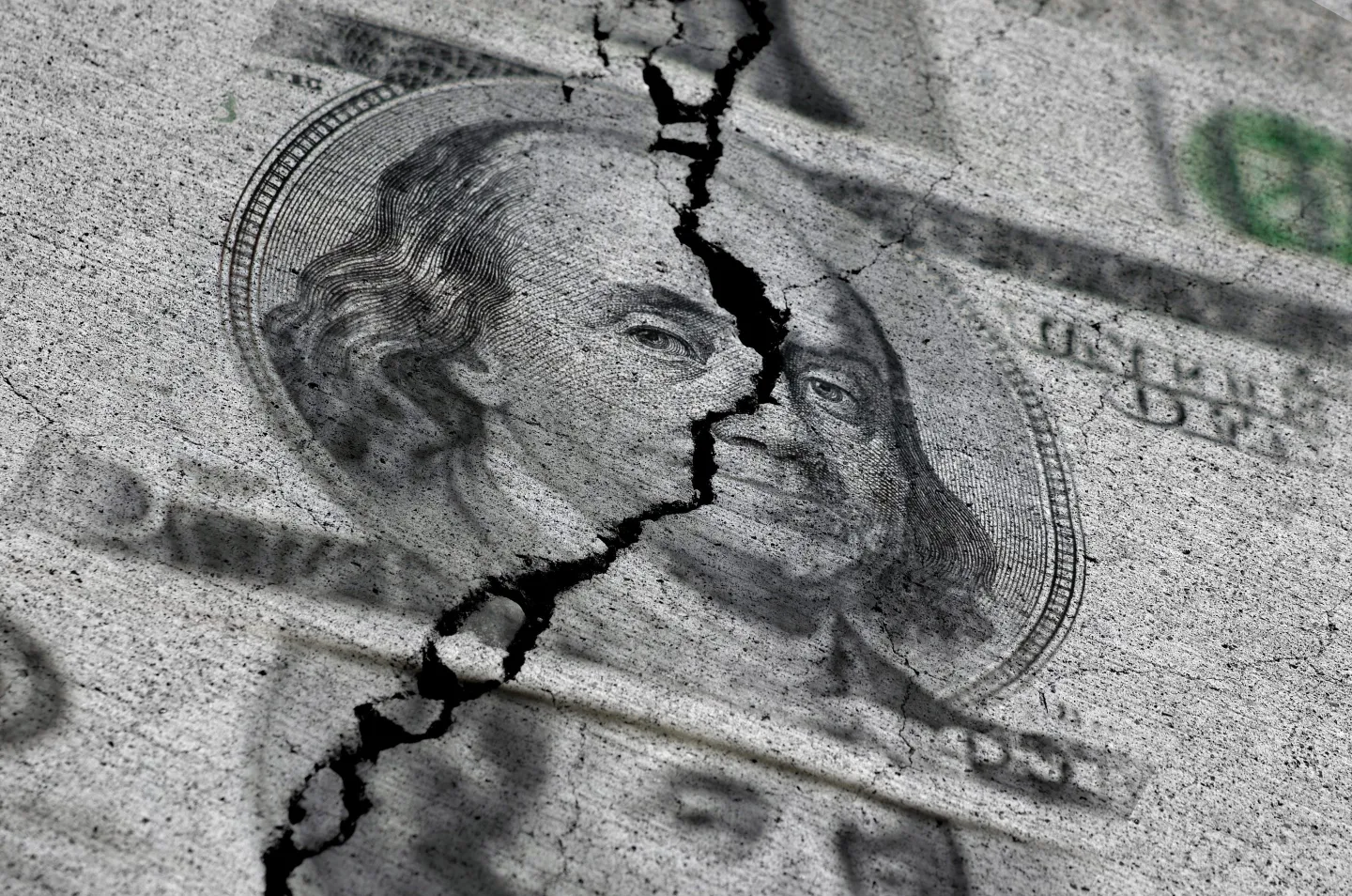 Market Expert Warns of US Economic Bubble as Debt Addiction Could Lead to Growth Slowdown