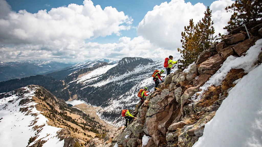 How Climate Change is Reshaping Mountain Rescues: New Risks and Evolving Strategies