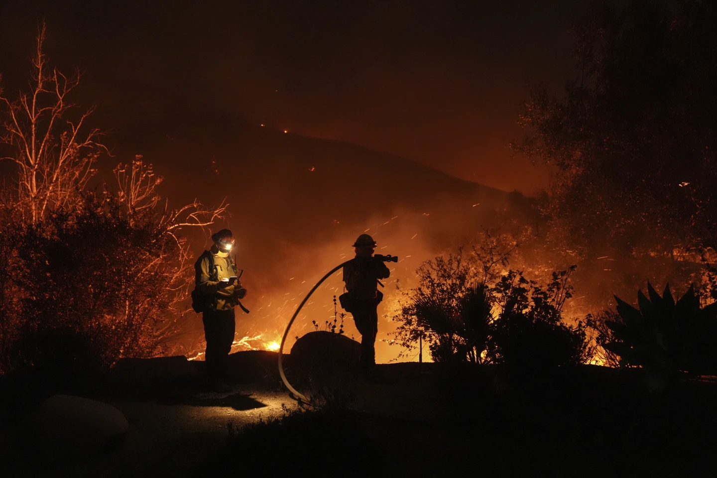 Franklin Fire Forces Thousands From Homes in Malibu, Celebrities Among Evacuees