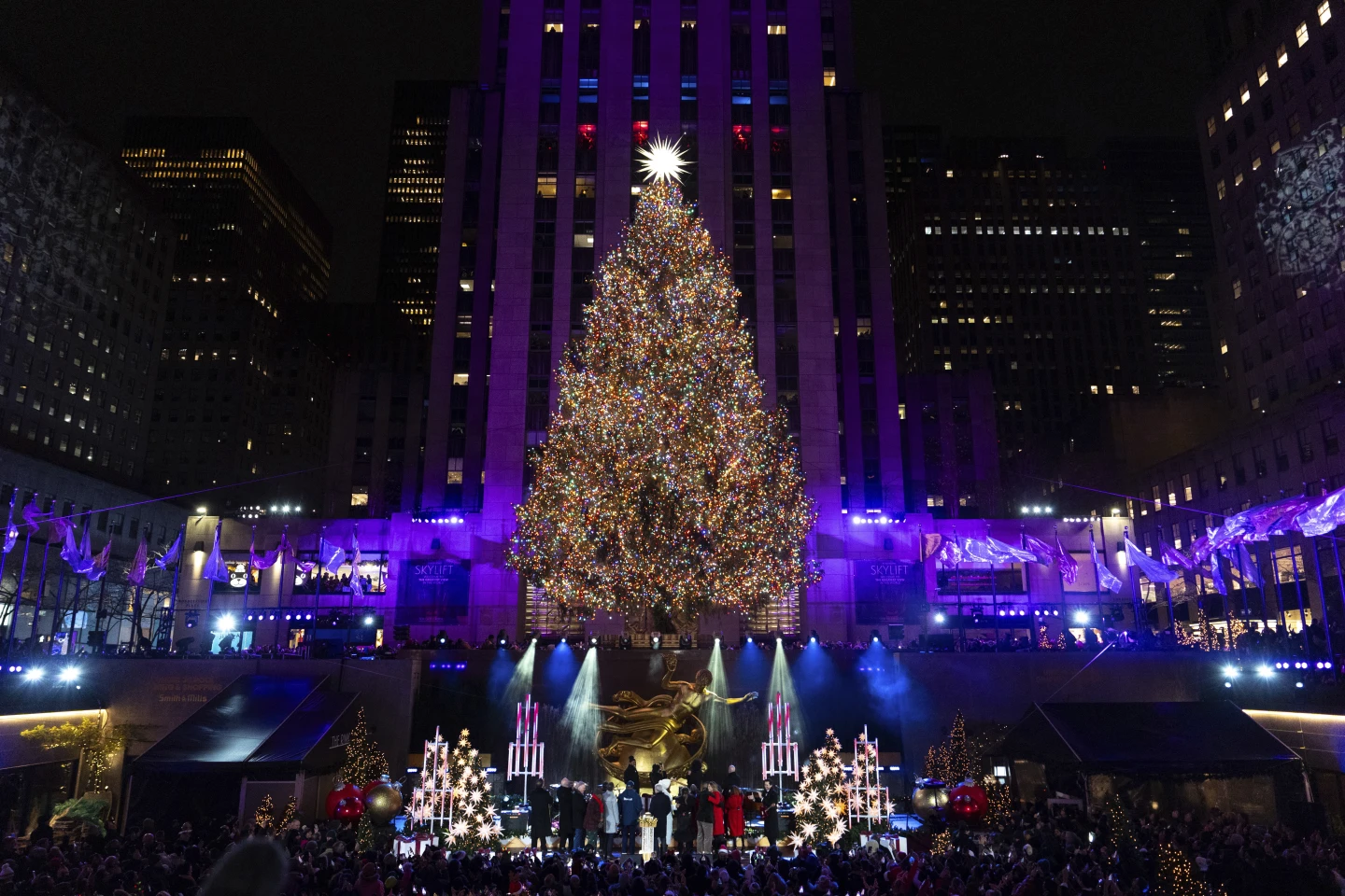 Rockefeller Center Christmas Tree Dazzles New York City in Annual Lighting Ceremony