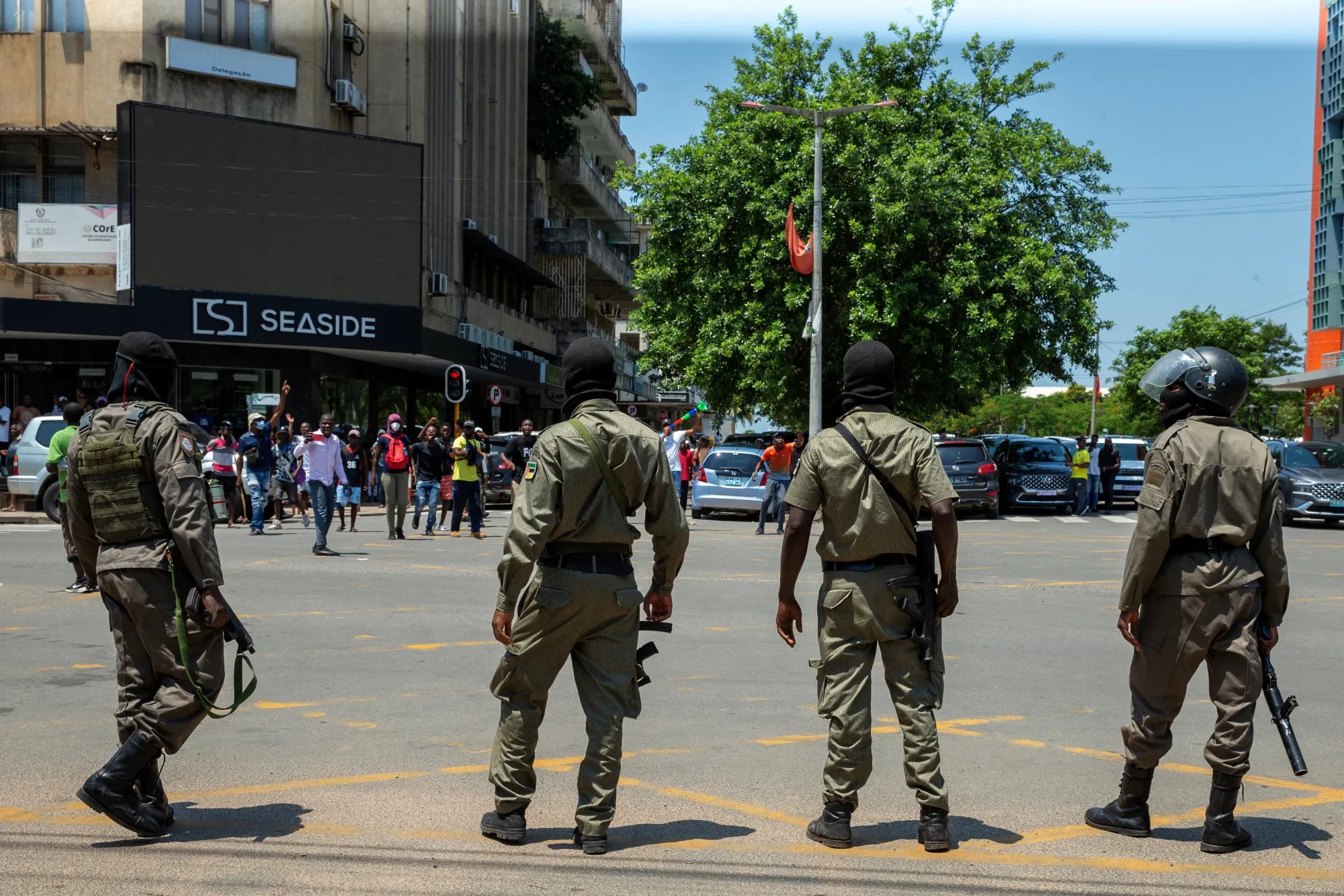 Mozambique’s New Finance Minister Faces Debt Crisis, Civil Unrest