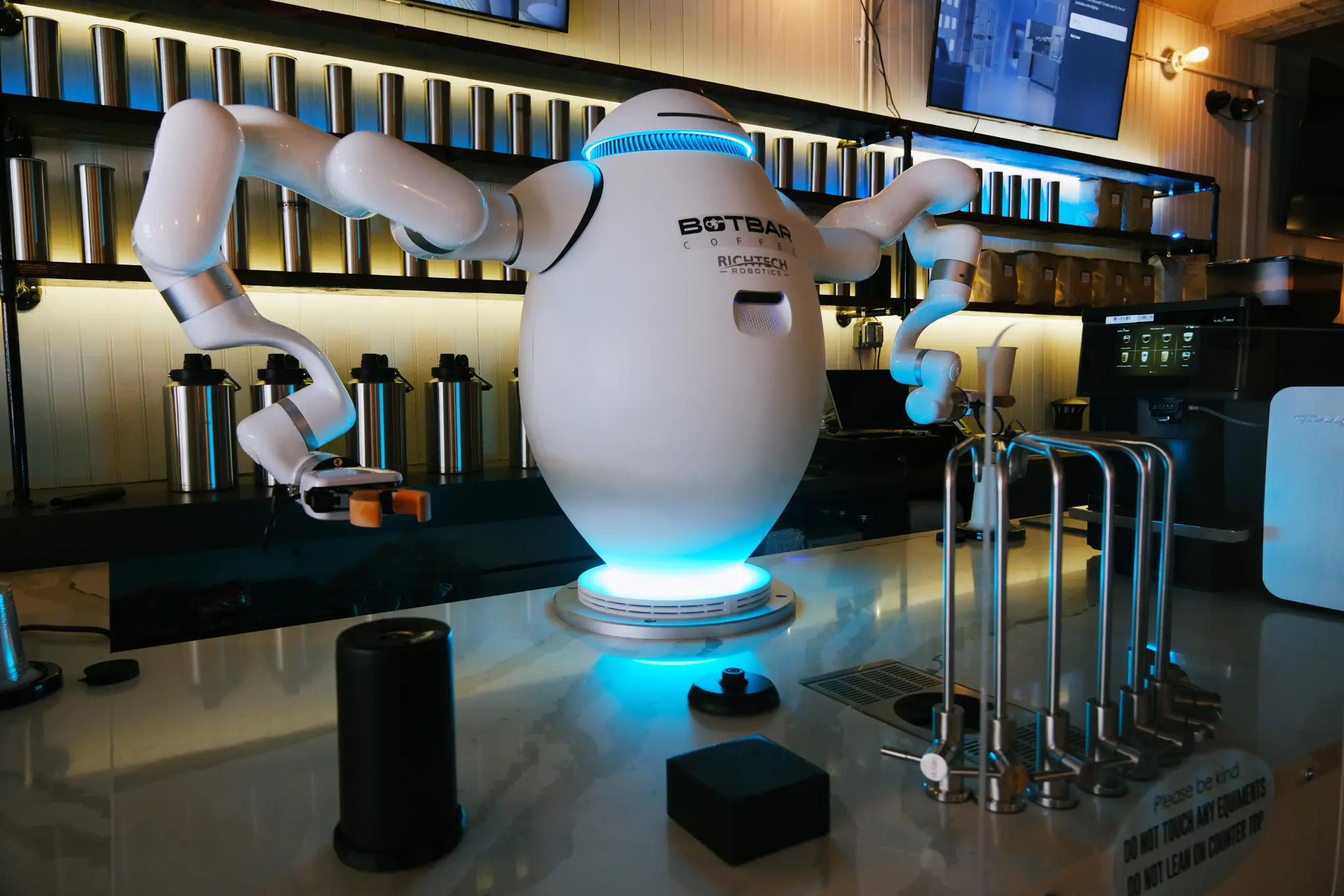 CES 2025: Robot Bartenders, Flying Cars, and Smart Pets Take Center Stage at Tech Expo