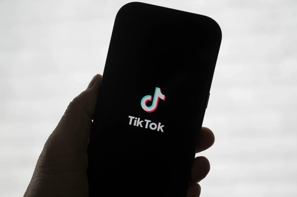 Perplexity AI Proposes Merger with TikTok US, Offering US Government Potential 50% Stake